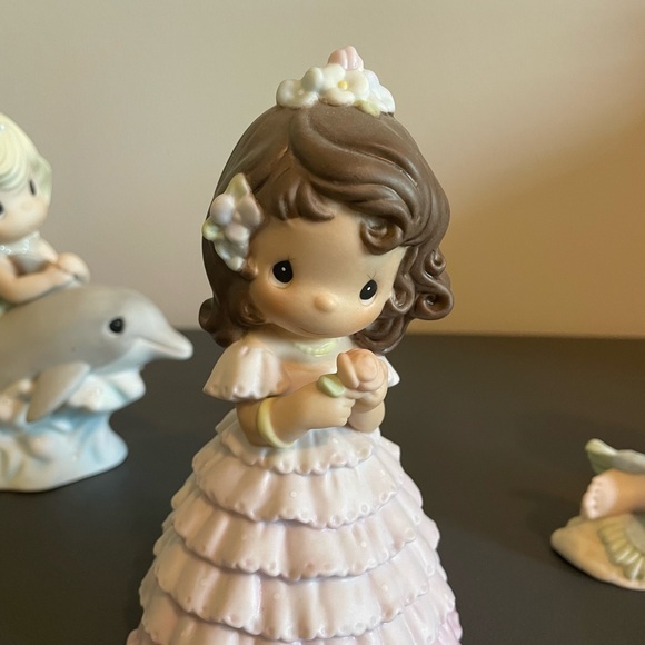 Precious Moments - Picture 4 of 8